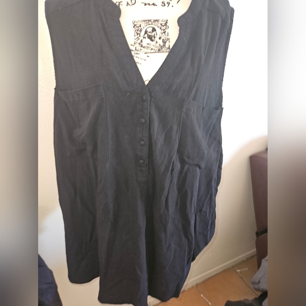 Torrid Womans Black Sleeveless Blouse Size 5 - Picture 1 of 13